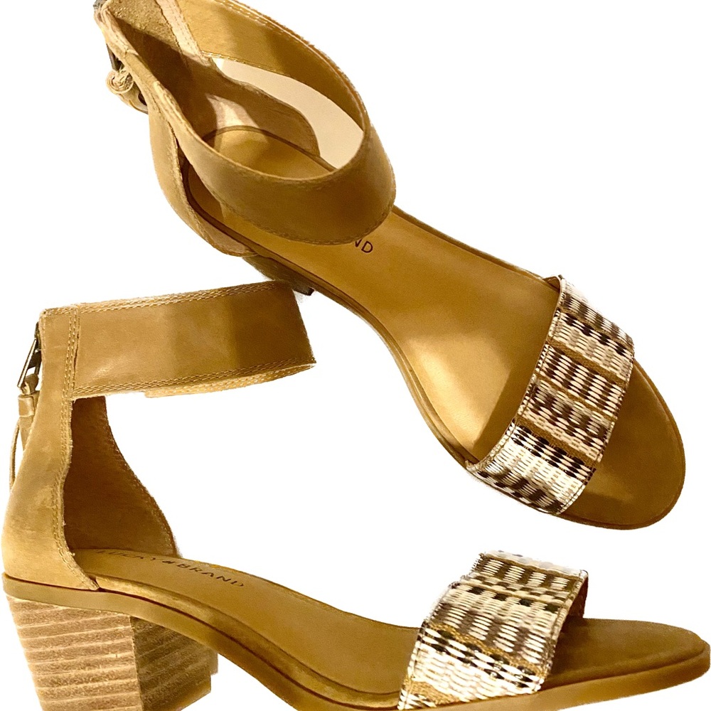 EUC Women's Lucky Brand LK-Batima Natural Sandals Size 8